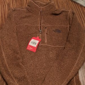 North face pull over